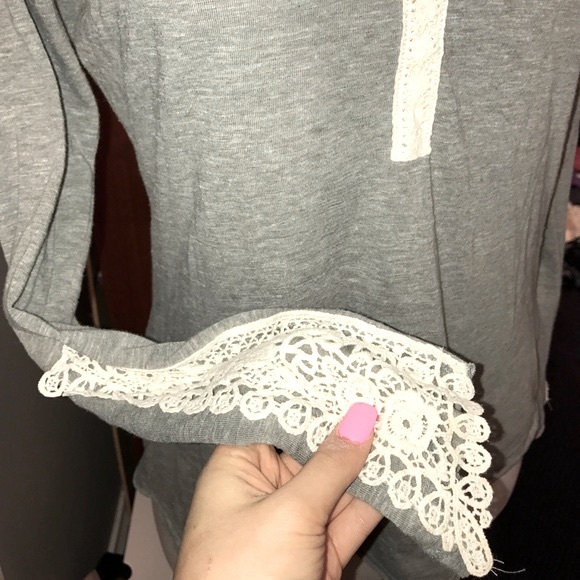 Kirra for PACSUN Grey Henley w/ Lace Trim - Picture 3 of 5